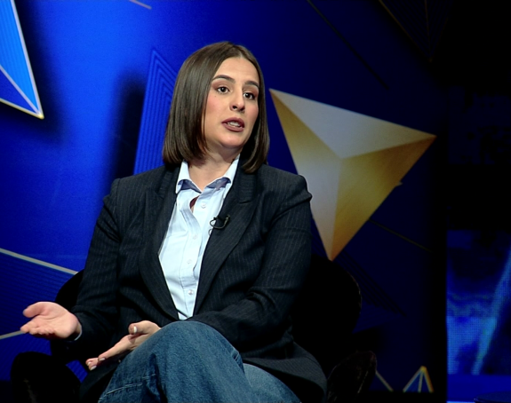 Jeftiniji lijekovi ne mogu, ali 100 miliona za kuma može?!