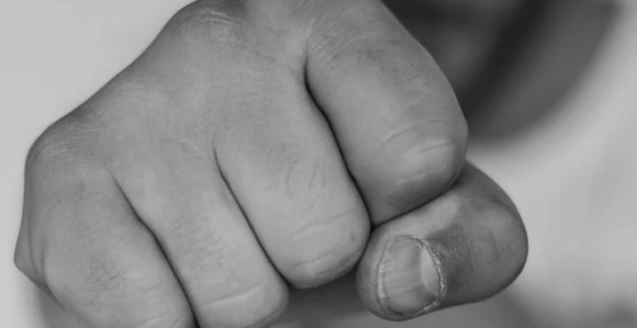 Rogatičanin optužen da je pijan oca tukao do besvjesti