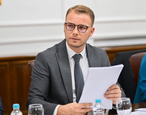 Ovo je državna kapitulacija pred kumovskom mafijom!