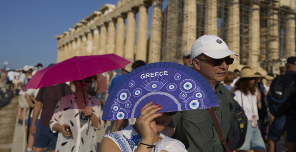 Zbog vrućine zatvoren Akropolj: Subjektivni osećaj 52°C
