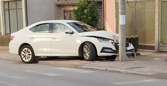 SNSD funkcioneri se bahate, policija posmatra i ćuti