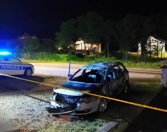 Gorio automobil narodnog poslanika Amira Hurtića