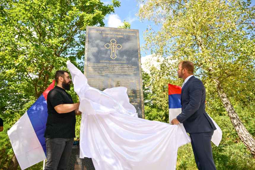 Stanivuković otkrio spomenik, položeni vijenci i cvijeće