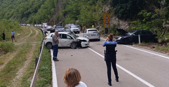 Teška saobraćajna nezgoda na putu Jajce – Banjaluka