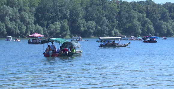 Упркос невремену учесници регате стигли на циљ у Рачу