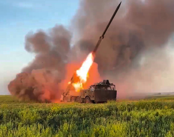 Gori na svim linijama fronta, da li će Tramp skratiti rok Putinu?