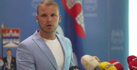 Вишковићу, колико запослених има у јавним институцијама?
