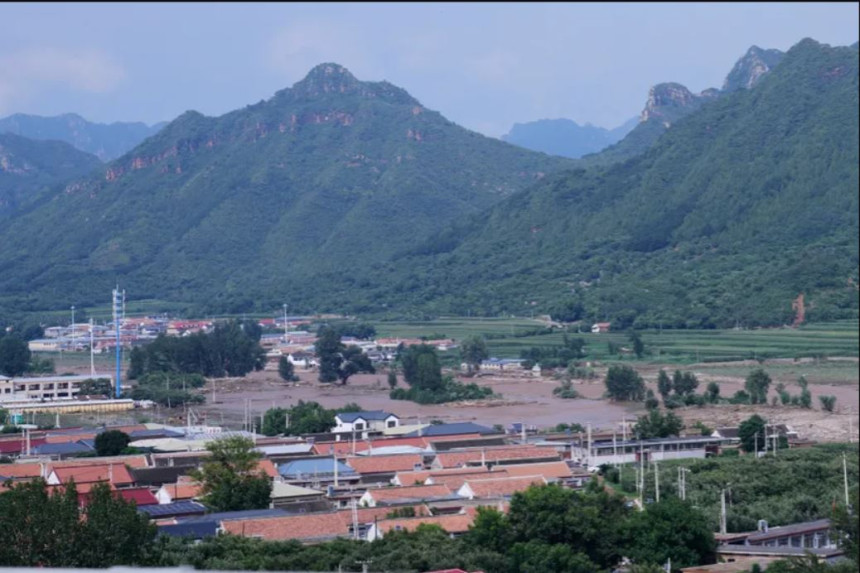 Nevrijeme zahvatilo Peking, stradalo najmanje 30 ljudi