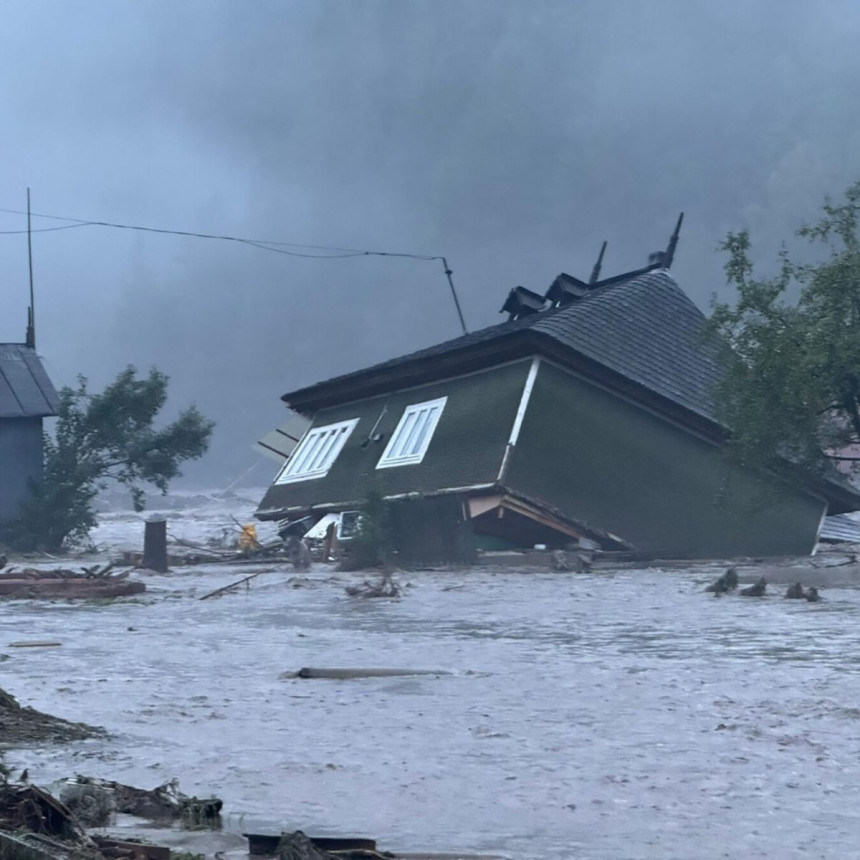 Stravično nevrijeme pogodilo Rumuniju, sve je uništeno