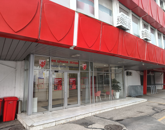 Tuča ispred stadiona pred meč Zvezda - Linkoln