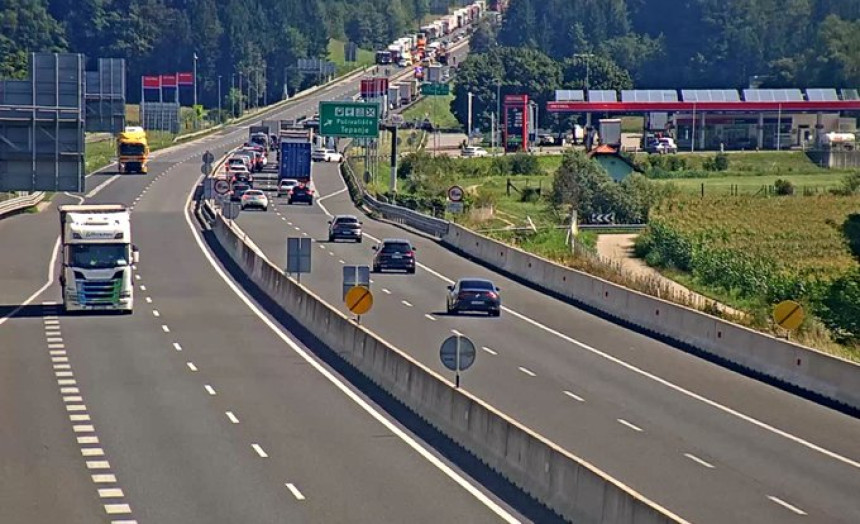 Nesreća na auto-putu Maribor-Ljubljana, pet osoba poginulo