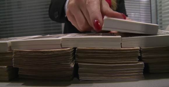 Dug je zao drug: Vlada se zadužuje za isplatu penzija?!