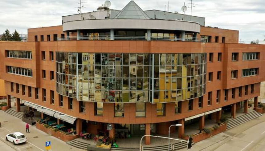 Nakon Džakule Tegeltija nastavio sa rasipanjem u UIO