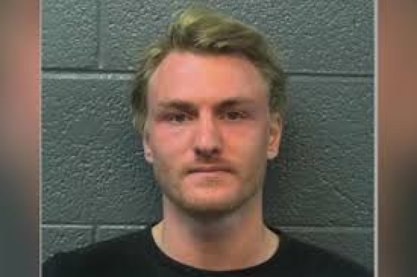 Muškarac zapalio benzinom gradskog odbornika u SAD