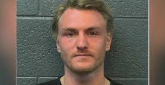 Muškarac zapalio benzinom gradskog odbornika u SAD