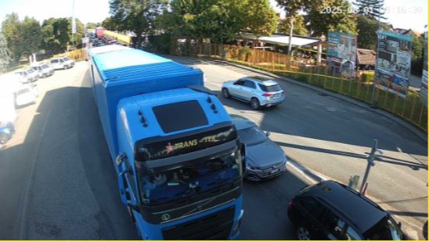 Појачан саобраћај на граничним прелазима на улазу у БиХ