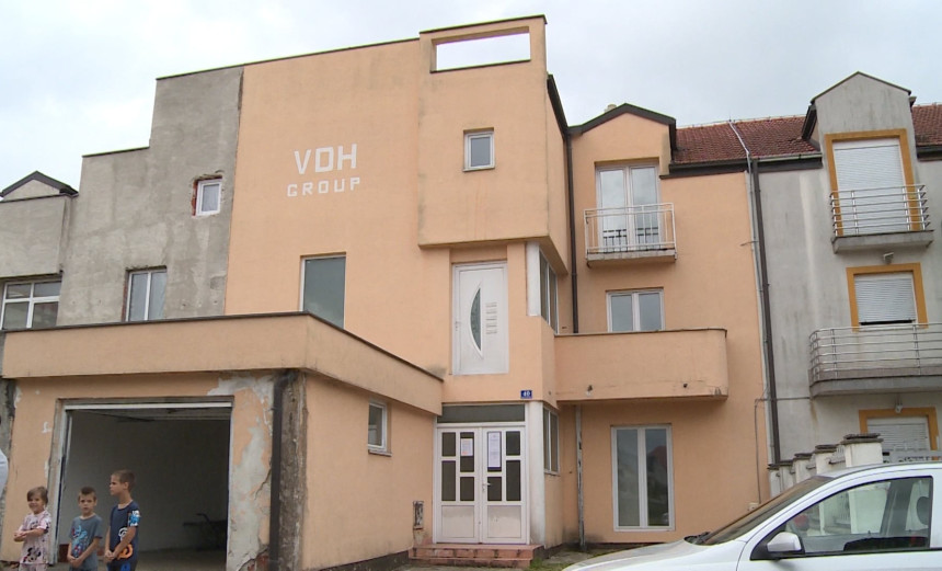 Приједор: Поклонио станове, а затим продао зграду