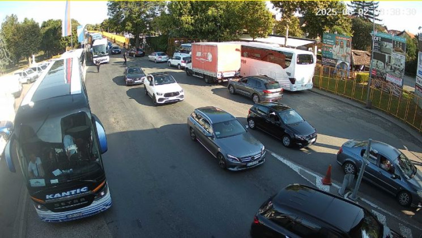 AMS upozorava: Gužve na više graničnih prelaza