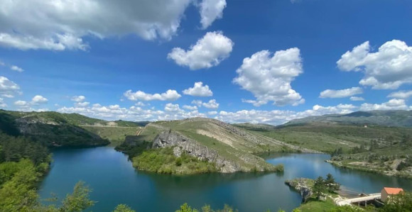 Pretežno sunčano vrijeme, poslije podne moguća kiša
