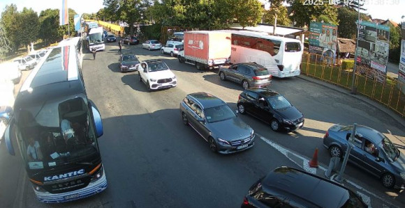 AMS upozorava: Gužve na više graničnih prelaza