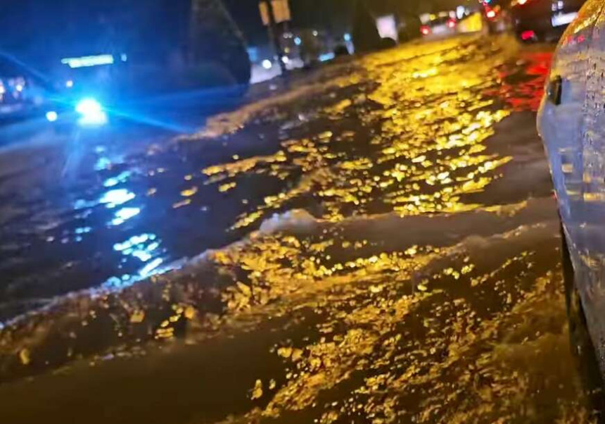 Olujno nevrijeme pogodilo Split i okolinu, palo 30 l kiše