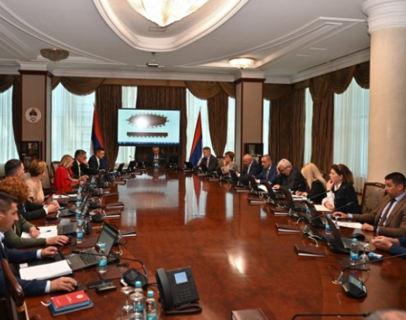 Vlada odbacila presudu i pozvala sve da stanu iza Dodika