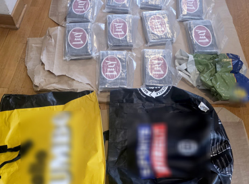 Tri osobe uhapšene, zaplijenjeno 12 kilograma kokaina