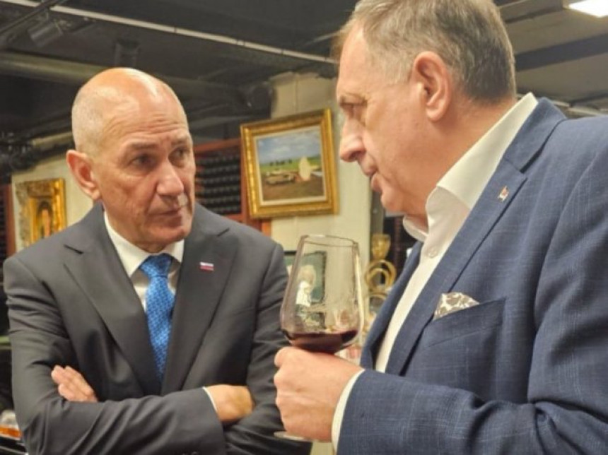 DELO: Slovenija rizikuje kredibilitet zbog Dodika