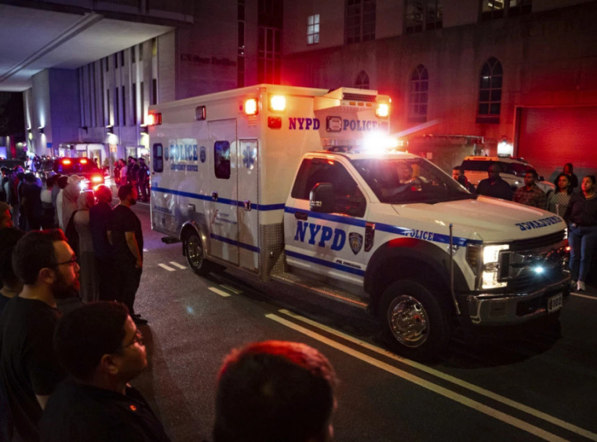 SAD: Pucnjava na Tajms skveru, tri osobe ranjene