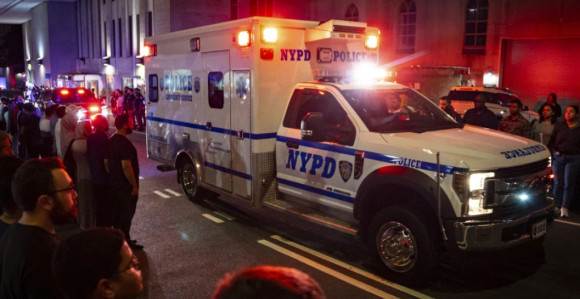 SAD: Pucnjava na Tajms skveru, tri osobe ranjene