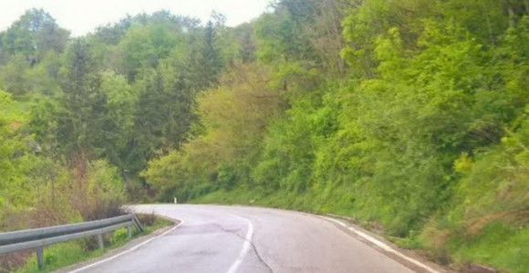 Teška nesreća na putu Foča-Gacko, poginuo motociklista