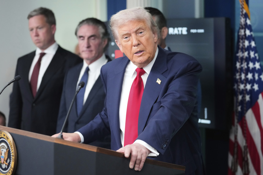 Lapsus ili... : Tramp najavio da u petak putuje u Rusiju