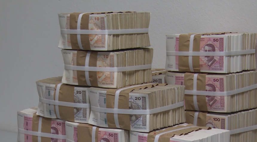 На посебном рачуну Републике Српске од 1,5 МИЛИЈАРДИ КМ остало само 1,5 МИЛИОНА КМ!