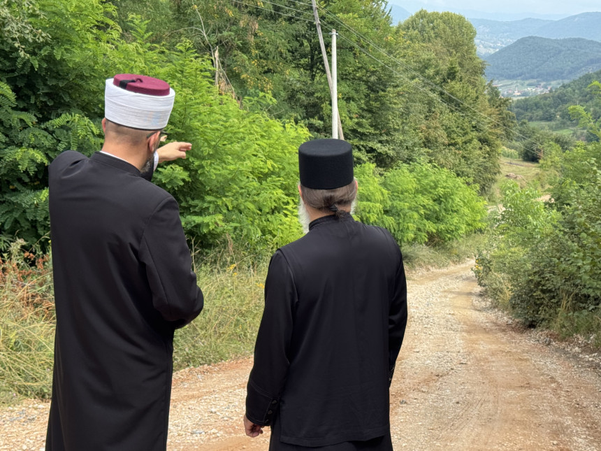 Divan gest: Iguman donirao novac za put do džamije