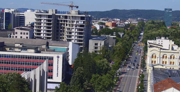 Претежно сунчано и врло топло вријеме, на југу до 40 степени