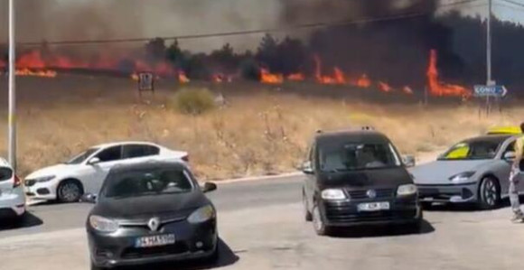 Пожари харају широм Турске, евакуисане стотине грађана