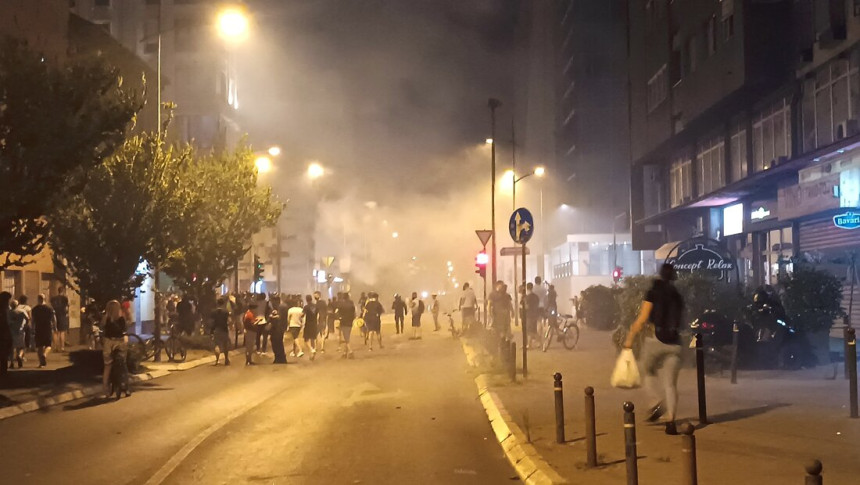 Protesti u više gradova u Srbiji, incidenti u NS