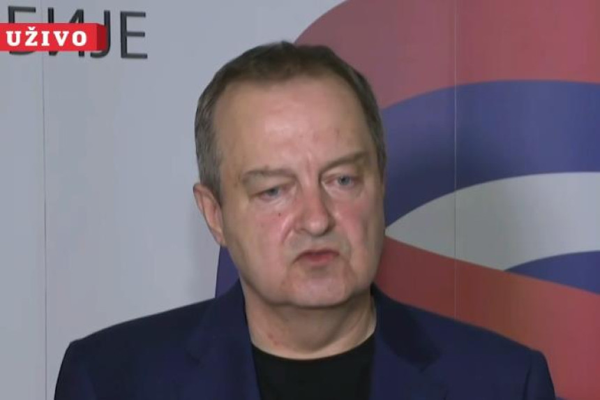 Pozivamo sve da se povuku sa ulica i da se sačuva red i mir