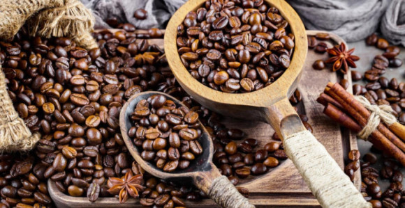 EU uvodi uredbe: Poskupljenje kafe, kakaa, drveta