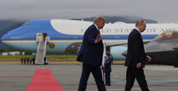 Tramp i Putin prije sastanka ignorisali pitanja novinara