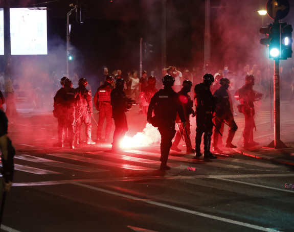 БГ: Демонстранти напали припаднике Жандармерије