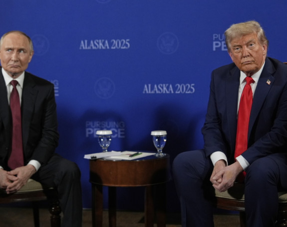 Tramp i Putin stigli u vojnu bazu, počeo sastanak