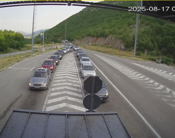 Duge kolone vozila i višečasovna čekanja na granicama BiH