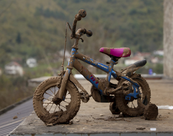 Donja Jablanica čeka pravdu: Istraga spora, porodice bez domova