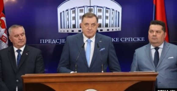 Samo gleda sebe: Dodik odlučio da žrtvuje Viškovića