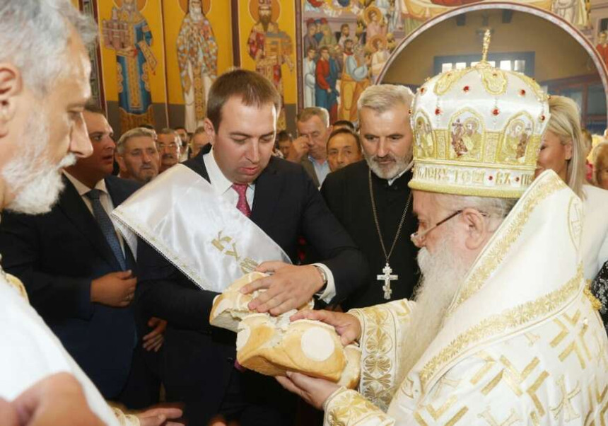 Vjera nas sabira, a tradicija daje snagu da opstanemo