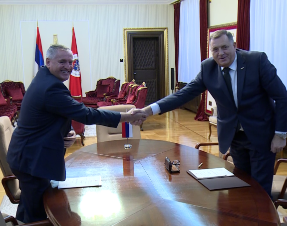 Политичке играрије: Додик похвалио Вишковића, па га склонио