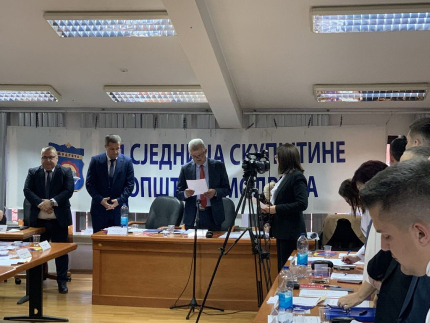 Sukob interesa: Sin glasao za oca, a otac za sebe