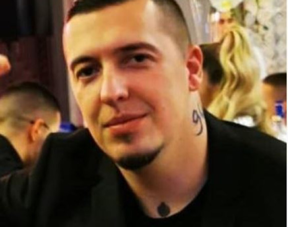 Pjevaču pozlilo u vožnji, pa udario u bankinu