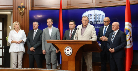 Lažno predstavljanje i kršenje sudske odluke o zabrani vršenja dužnosti